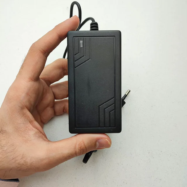 آداپتور دوربین مداربسته 12 ولت 2 یاس مدل AC 180-260v بسته 2 عددی 102882750